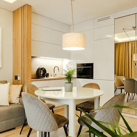 Wola, Wi-fi, Smart Lock, Air Condition *