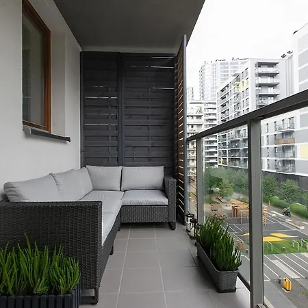 Wola, Wi-fi, Smart Lock, Air Condition Apartman