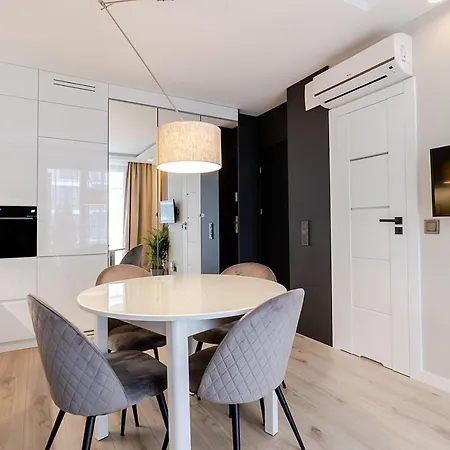 Wola, Wi-fi, Smart Lock, Air Condition