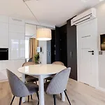 Wola, Wi-fi, Smart Lock, Air Condition